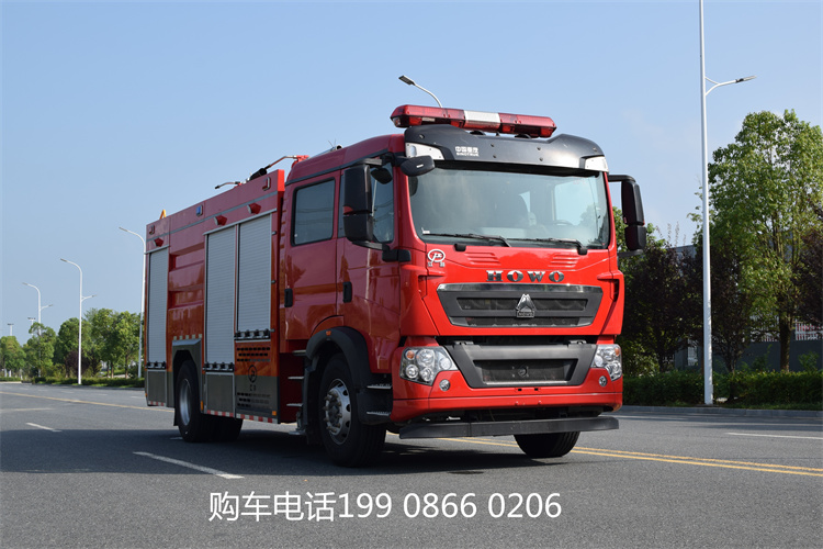 8噸重汽水罐消防車